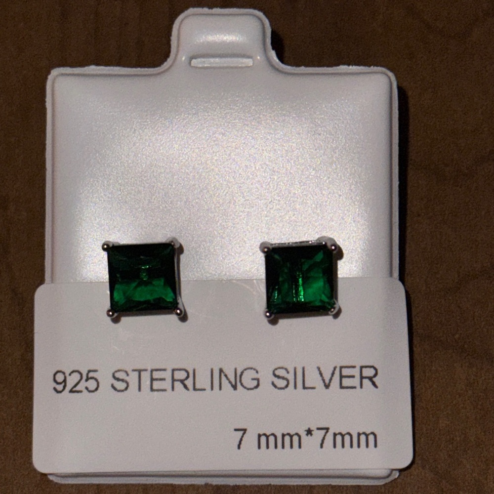 Solid Sterling Silver Emerald Green Screwback Ear… - image 1